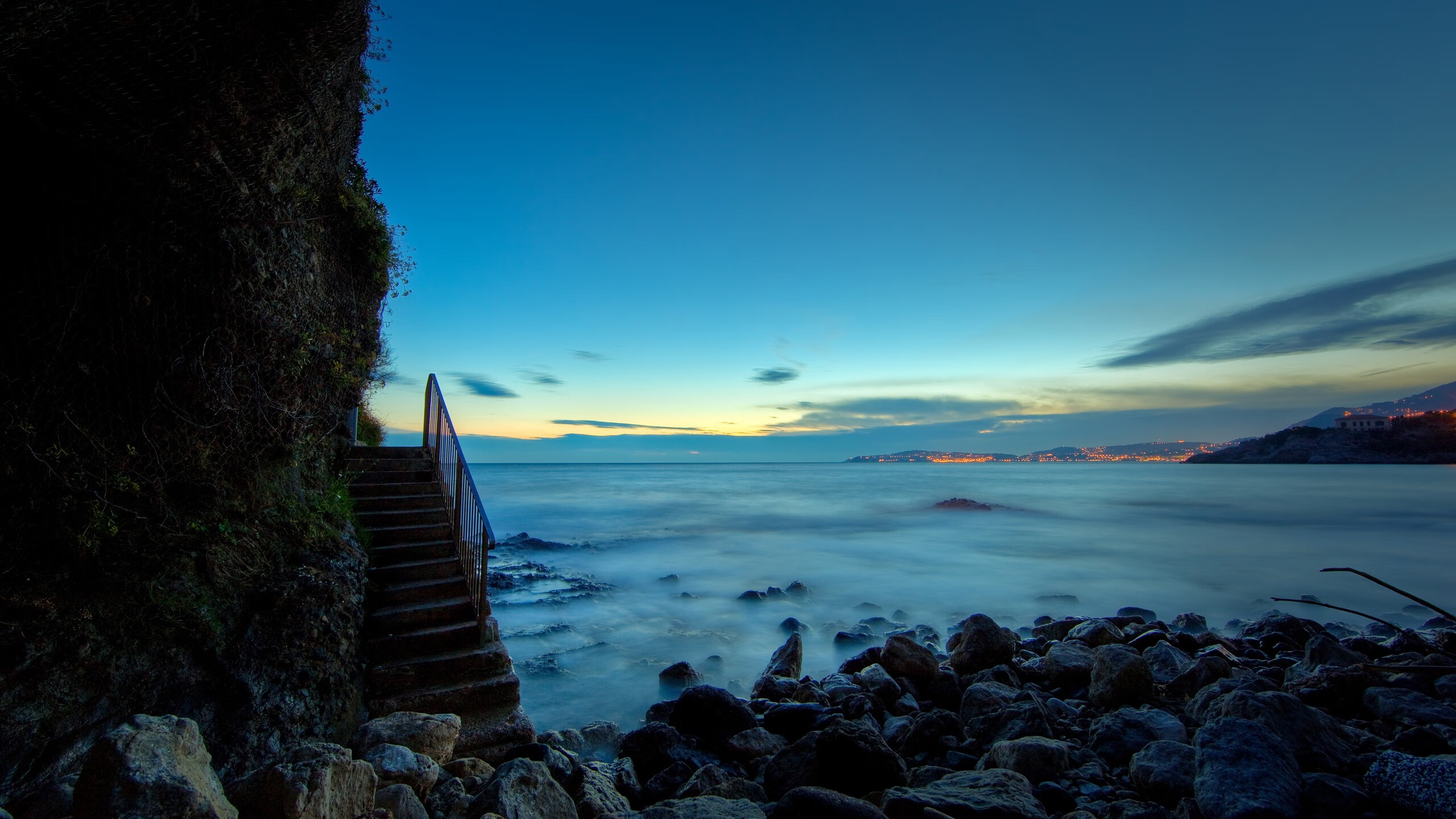 《赛事背后的故事:队伍磨合与选手成长》,队员磨合