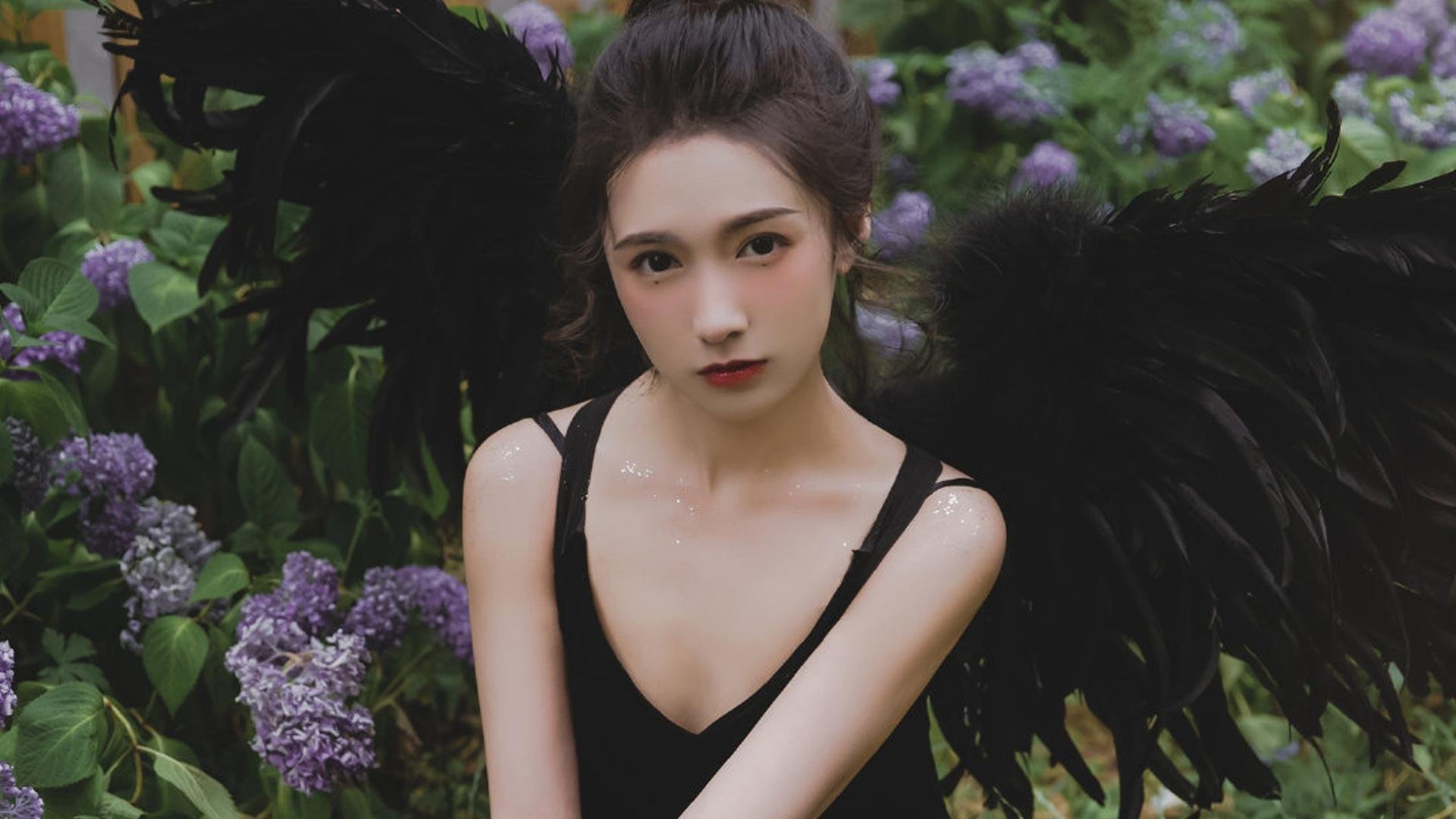 日本青少年马术选手在2024年全国青少年马术锦标赛中表现出色,获得多项荣誉。