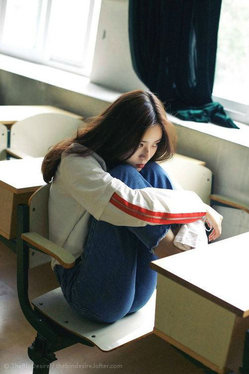 “金牛区城北体育馆:运动舞蹈赛上,舞者们以舞步挑战极限,震撼赛场”