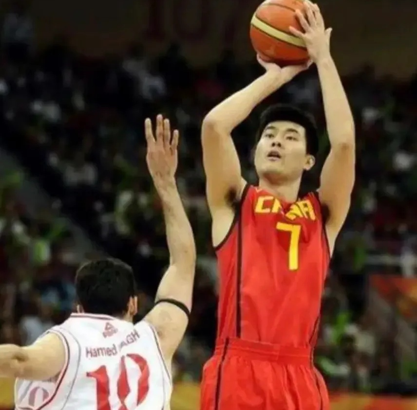 "走进中国篮球的历史：不容遗忘的经典瞬间"的简单介绍