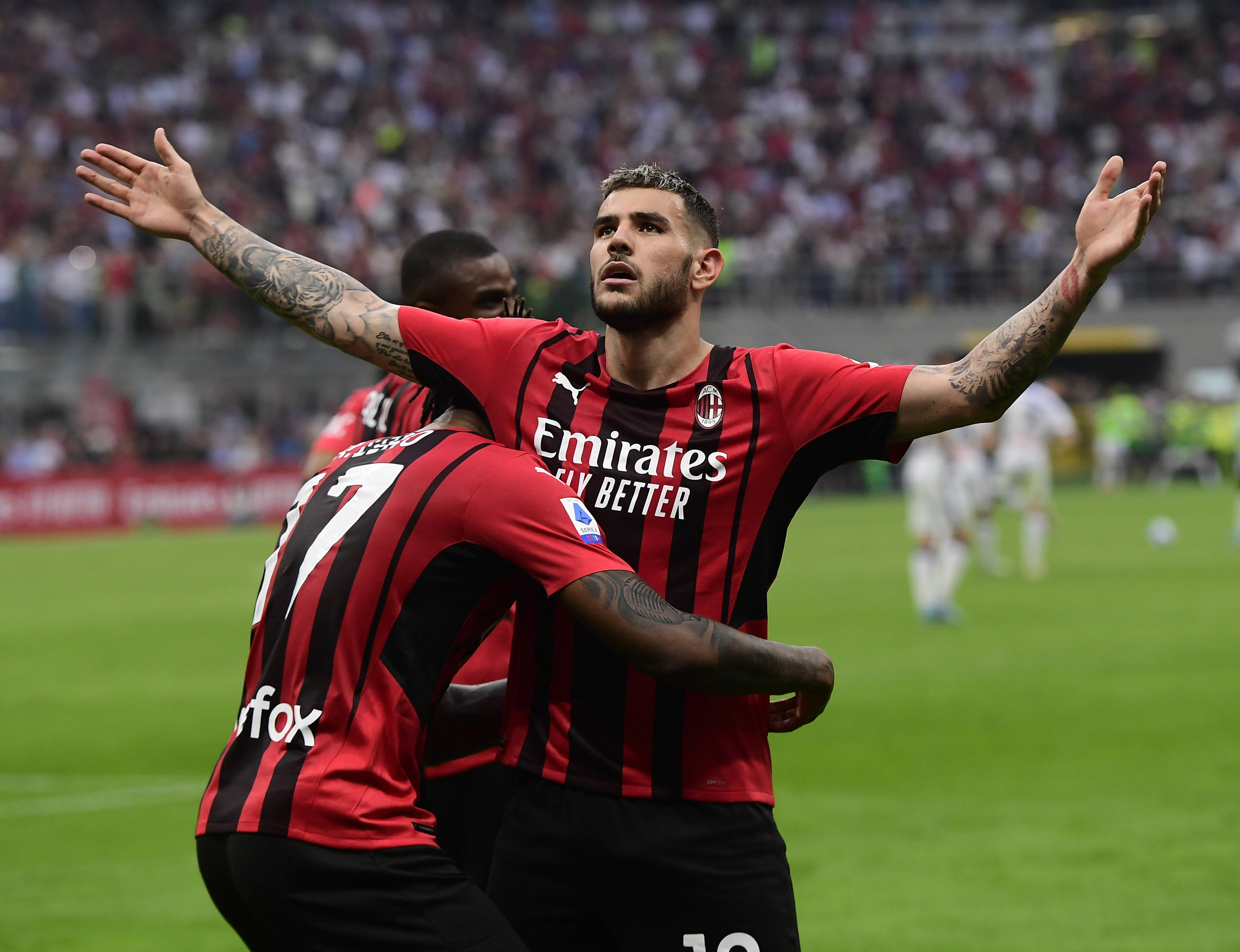 包含意甲联赛：“AC米兰主场展现强大攻击力，轻取对手”的词条