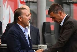 "红黑军团的未来：AC米兰的崛起之路"